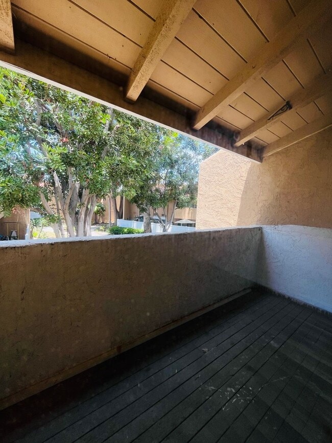Building Photo - 2 Bedroom, 2 Bathroom South Coast Villas Second Floor Condo