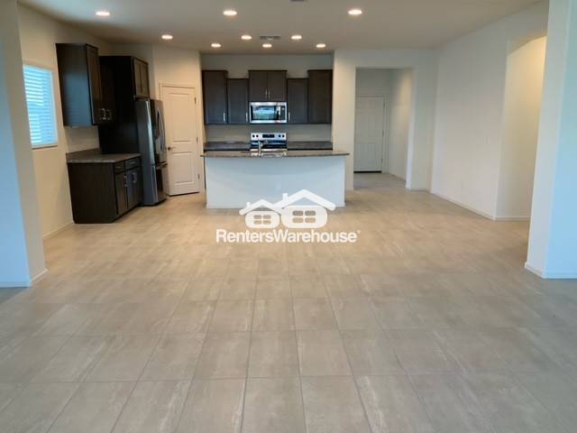 Building Photo - 6301 W Rushmore Wy