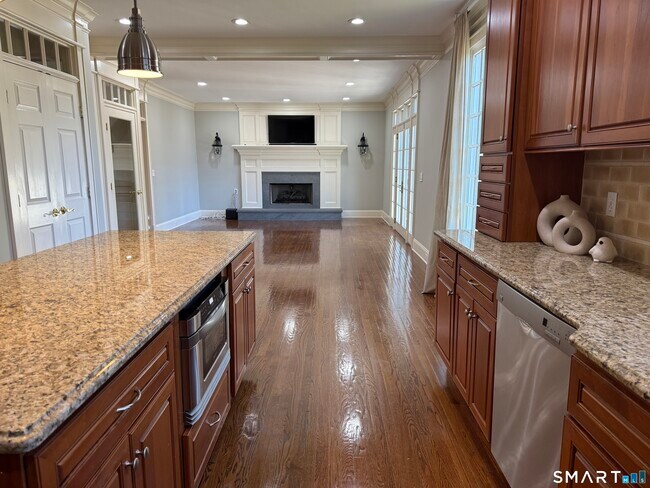 Building Photo - 59 Crescent Rd