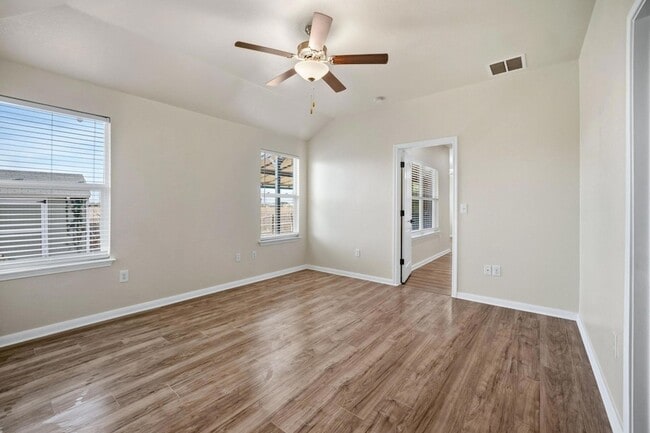 Building Photo - 197 Voss