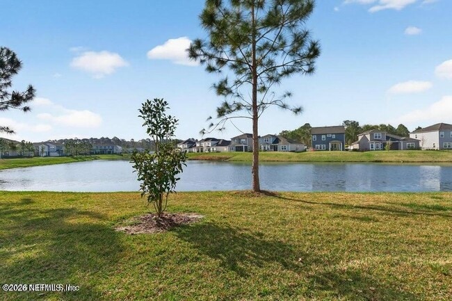 Building Photo - 260 Brandon Lks Dr