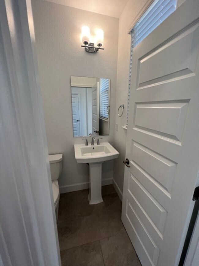 Building Photo - Newer Solar Home Walking Distance to Campus Oaks Shopping Center