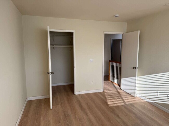 Building Photo - Spacious Blossom Valley Home