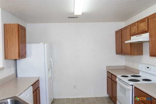 Building Photo - 3909 Deputy Dr