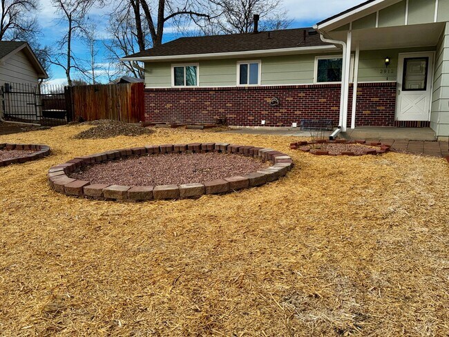 Building Photo - Clean 5 Bedroom Ranch in NW Fort Collins