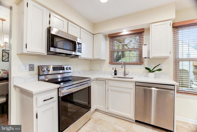 Building Photo - 22 Newland Ct