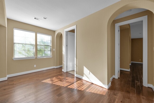 Building Photo - 14527 San Pietro Dr