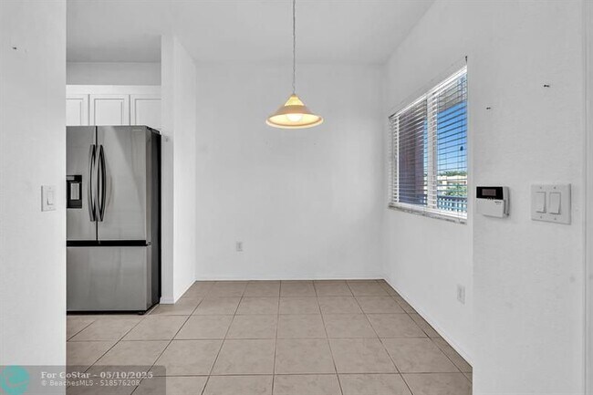 Building Photo - 7765 Yardley Dr