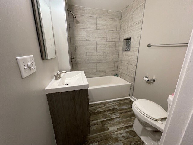 Building Photo - 1044 Plymouth Ave S