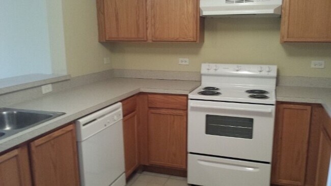 Building Photo - 1 Bedroom 1 Bath Condo!