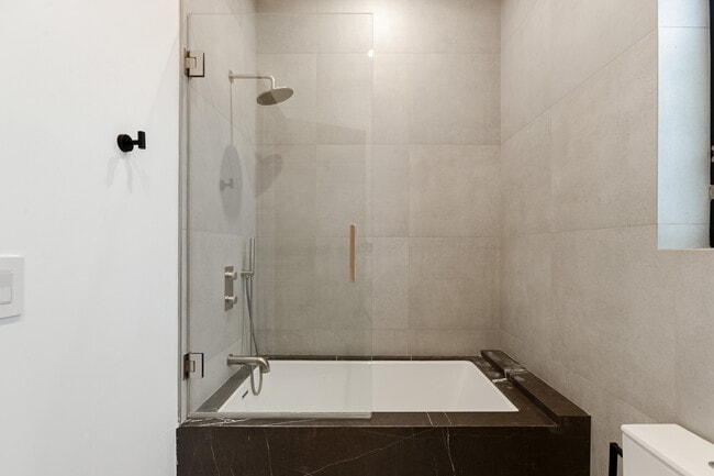 Building Photo - 356 N La Jolla Ave