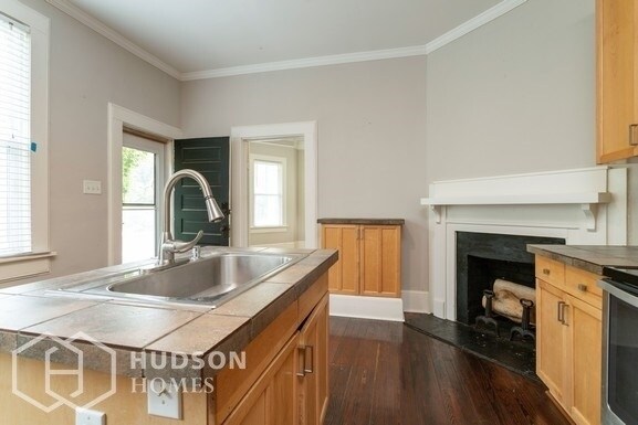 Building Photo - 5100 Holmes Ave