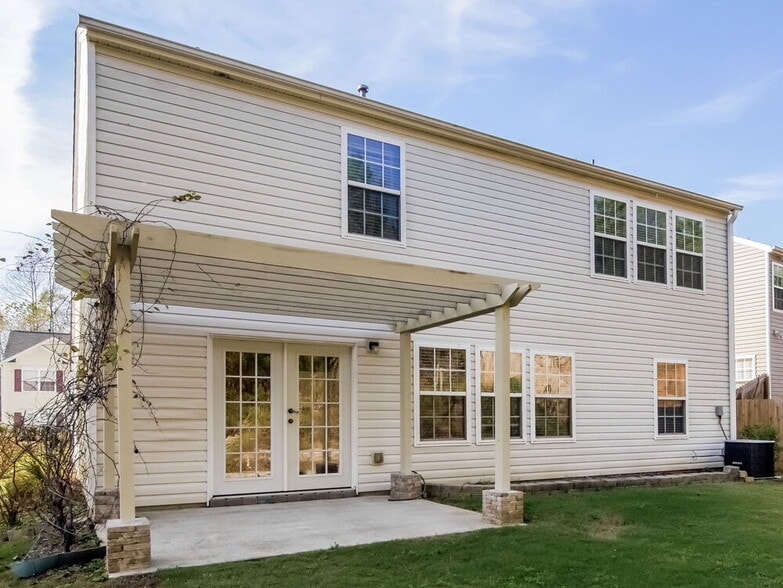 Building Photo - 341 Meadows Ln