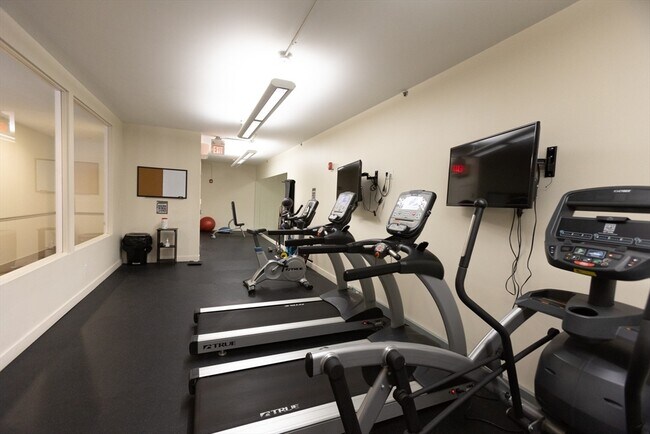 Building Photo - 57 Cooper St