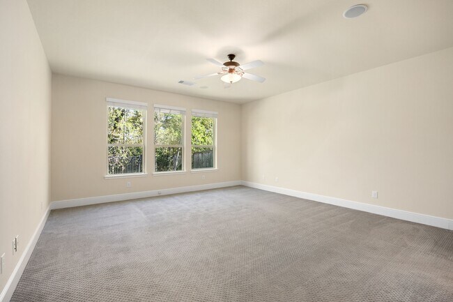 Building Photo - 5822 Crawford Hill Ln