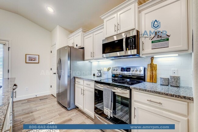 Building Photo - Designed for Living, Built for Entertaining- 3bed, 2 bath