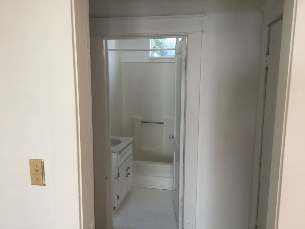 Building Photo - 224 W Watson St