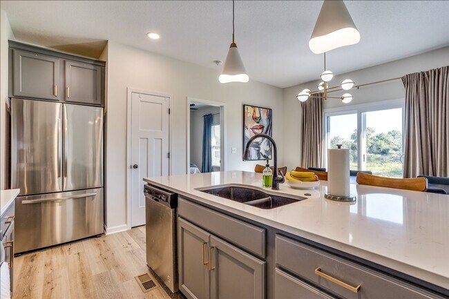 Building Photo - BEAUTIFUL 5 BEDROOM HOME  WITH LAKE VIEW A...