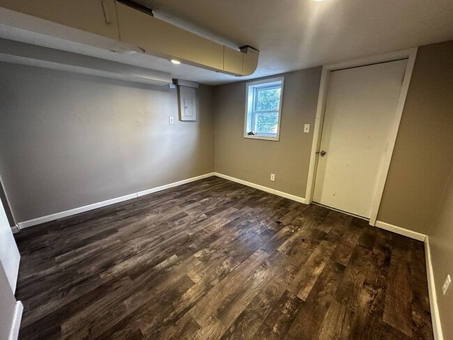 Building Photo - 718 N 86th St