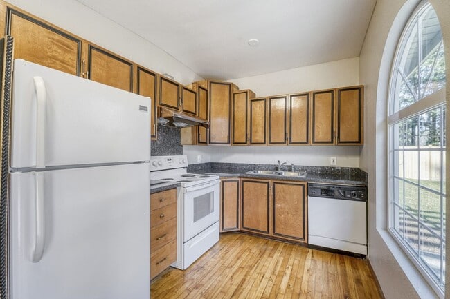 Building Photo - 644 164th Pl NE