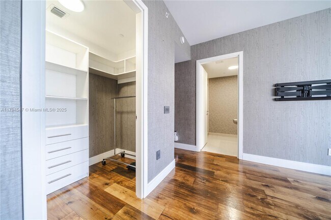 Building Photo - 3250 NE 188th St