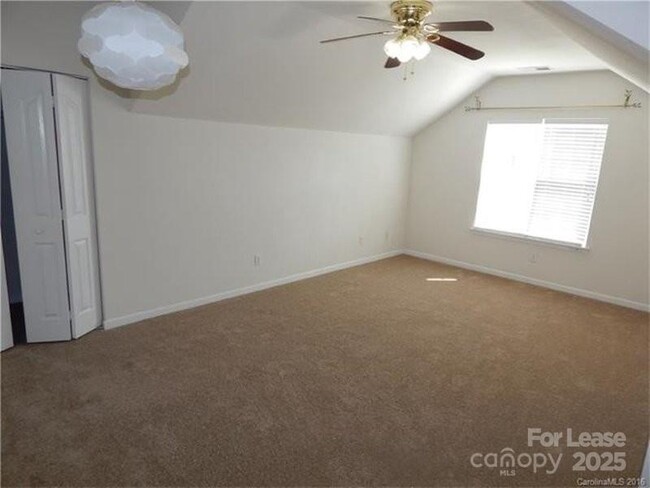 Building Photo - 17130 Cambridge Woods Ct