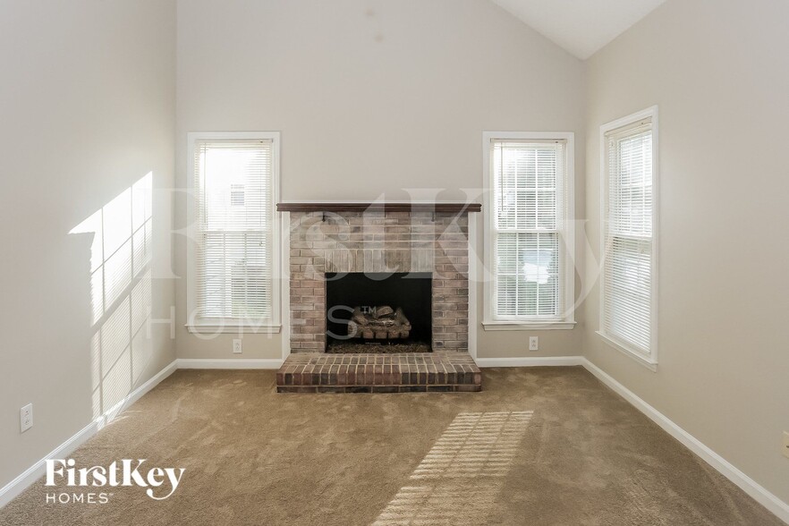 Building Photo - 3883 Meadow Ridge Dr NW