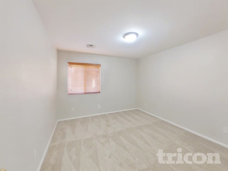 Building Photo - 6740 E Summerset Rd