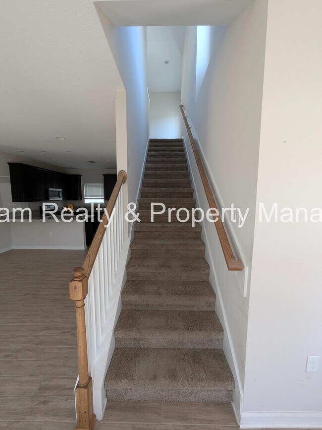 Building Photo - 100 Golden Fern Dr