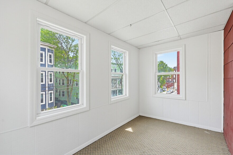 Building Photo - 32 Stone Ave