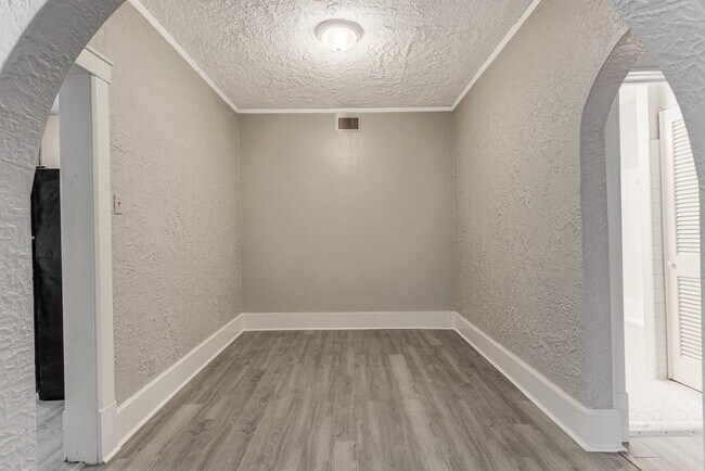 Building Photo - Limited Time: Qualified Tenants Get Half Price First Month – Pest Control & Appliances Covered!