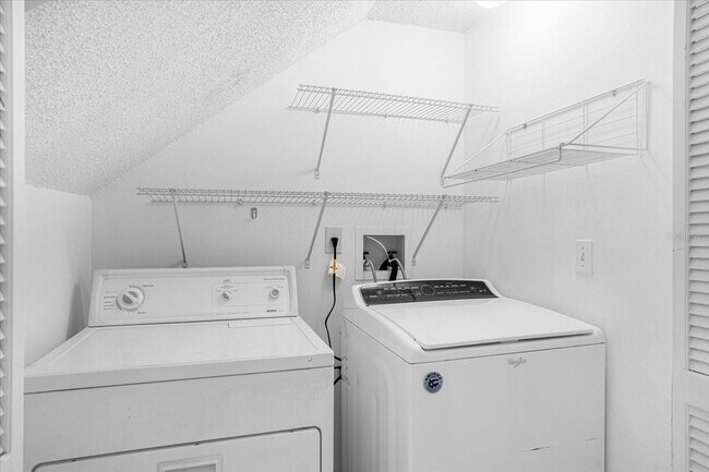 Building Photo - 601 Tomlinson Terrace