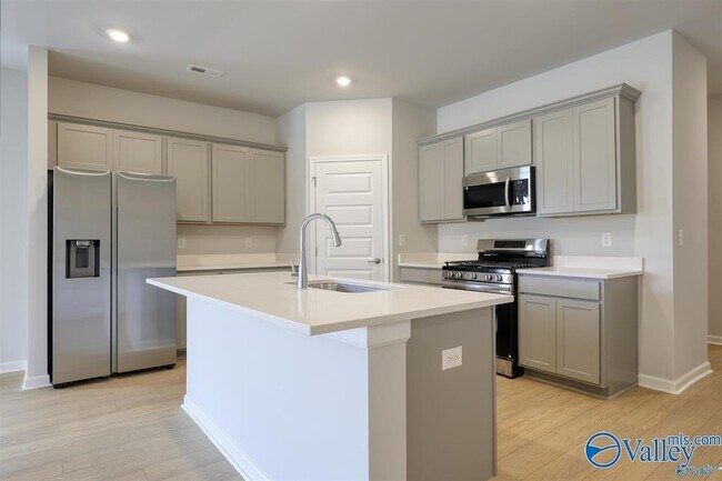 Building Photo - 206 Waylan Rdg Ln