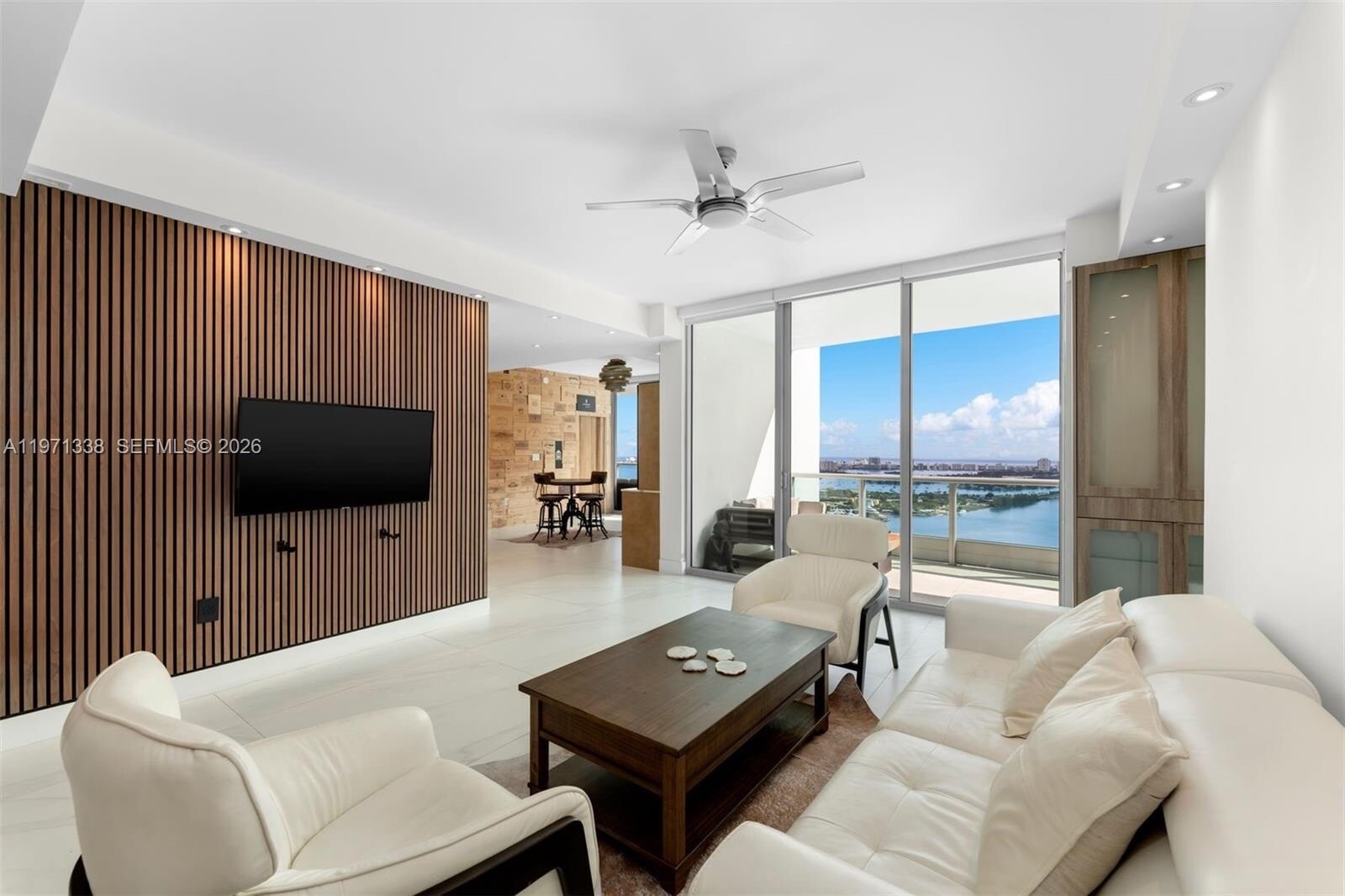 Building Photo - 900 Biscayne
