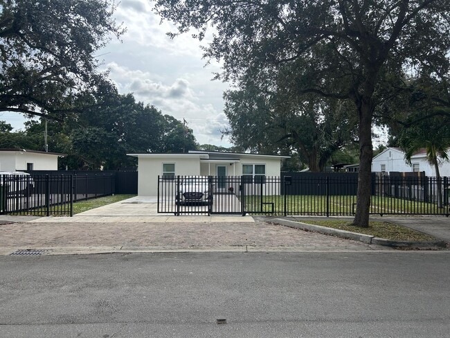 Primary Photo - 1230 NW 125th St