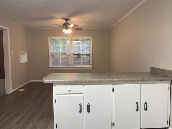 Building Photo - Renovated 3 Bedroom Ranch in Raleigh, Avai...