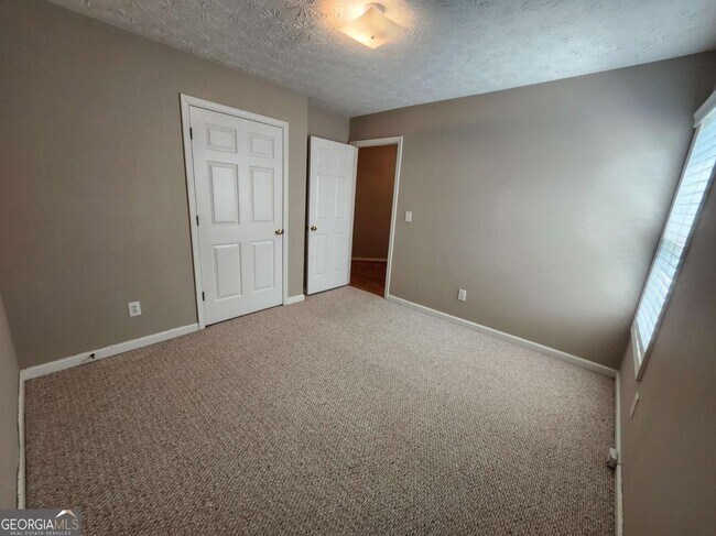 Building Photo - 1052 Ludwick Way