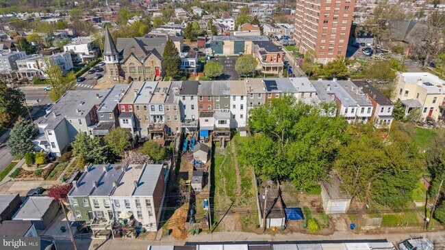 Building Photo - 3819 Roland Ave