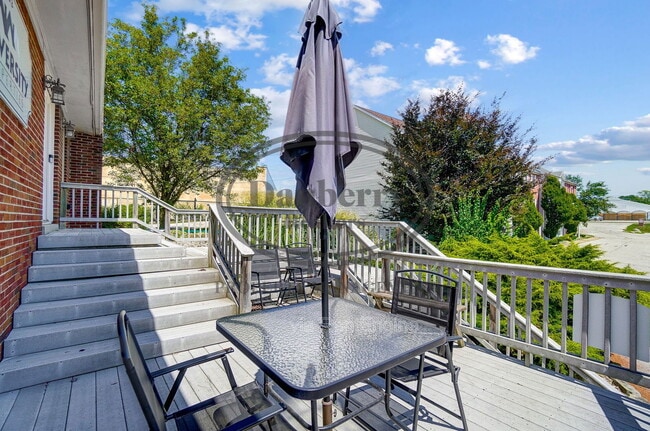 Building Photo - 1133 N Byrne Rd