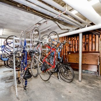 Building Photo - 1218 W Victoria St