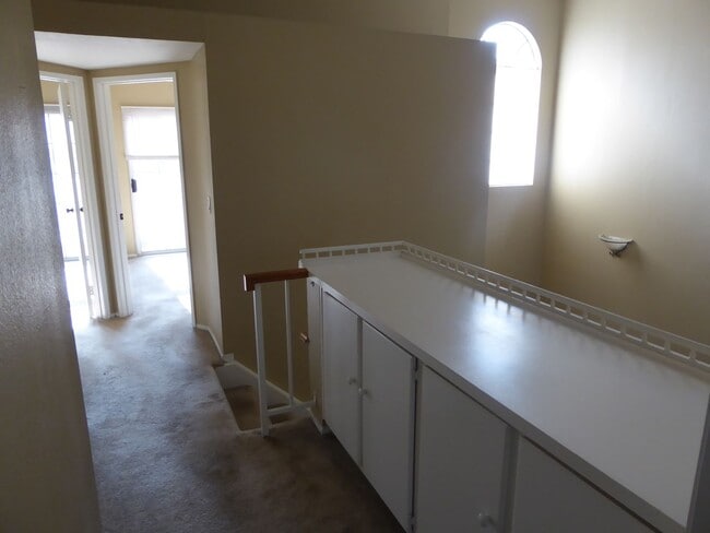 Building Photo - COMING SOON! Mountain View Courtyards 3 Be...
