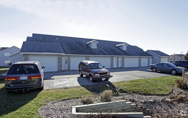Building Photo - 520-550 Athletic Way