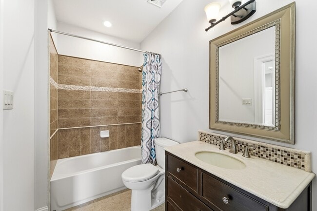 Building Photo - 5637 Overbrook Ln