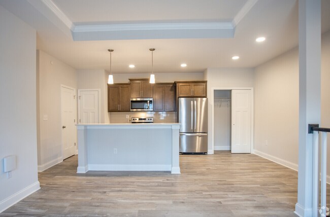 Building Photo - 503 W Creek Ln