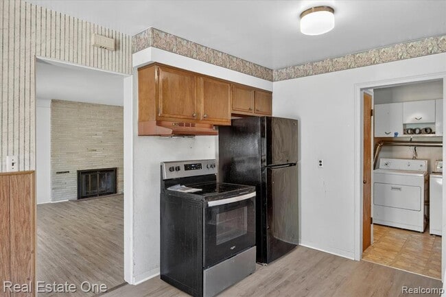 Building Photo - 7420 Drexel St