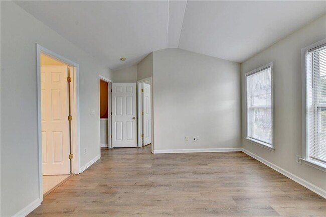 Building Photo - 2026 Merrimont Way