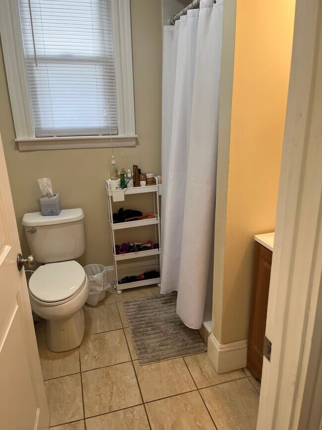 Building Photo - HOT BRIGHTON LISTING!!!!