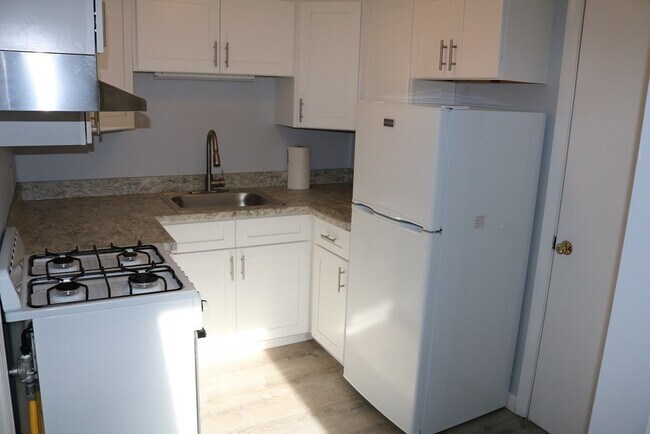 Building Photo - 30 Rantoul St