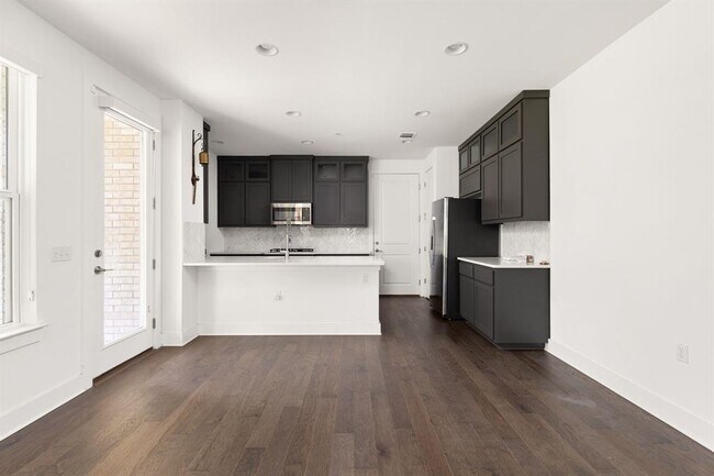 Building Photo - 4412 Tilley St
