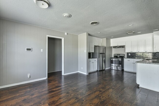 Building Photo - 4-Bedroom Home in the Heart of Killeen